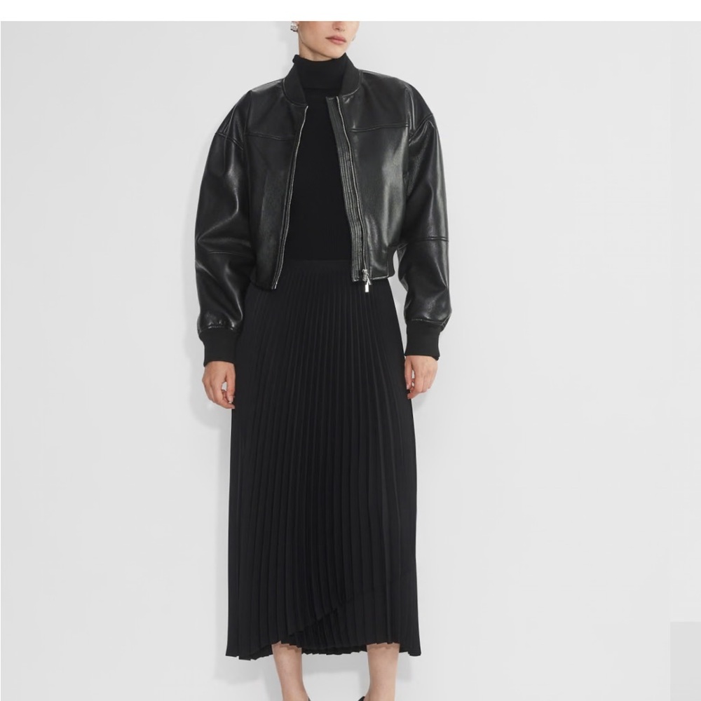 NWOT Aritzia Babaton Ladder Pleated Maxi Skirt - matte black -S